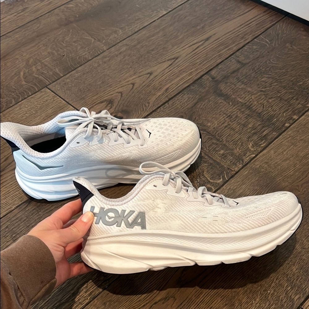 Hoka Clifton 9